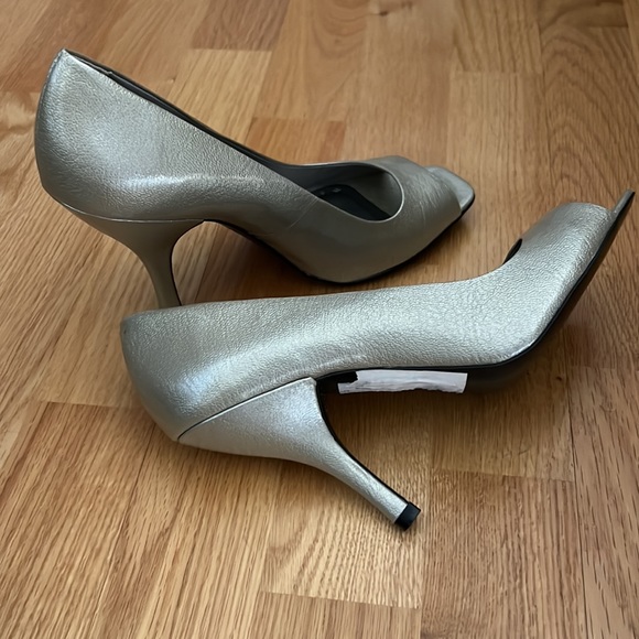 Shoes - Picture 3 of 3